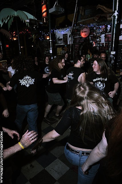 [abdicate on May 20, 2010 at Ralph's (Worcester, MA)]
