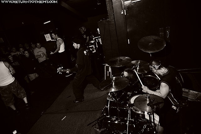 [aggressive dogs on Apr 17, 2009 at the Palladium - Secondstage (Worcester, MA)]