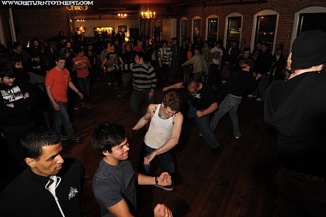 [beneath the massacre on Mar 2, 2008 at Waterfront Tavern (Holyoke, Ma)]