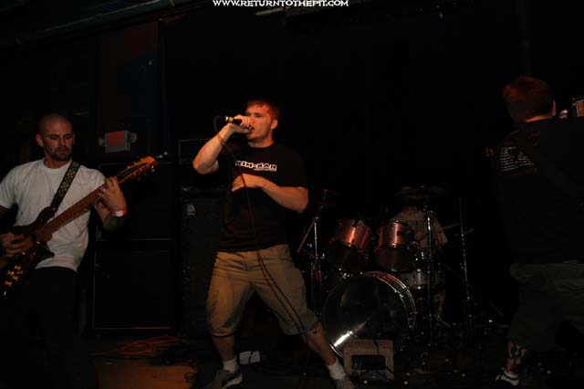 [burnt by the sun on Aug 17, 2003 at the Met Cafe (Providence, RI)]