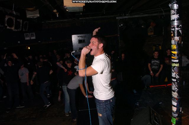 [bury your dead on Feb 1, 2006 at the Living Room (Providence, RI)]