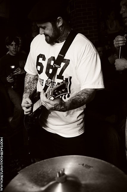 [death before dishonor on Mar 27, 2009 at Anchors Up (Haverhill, MA)]