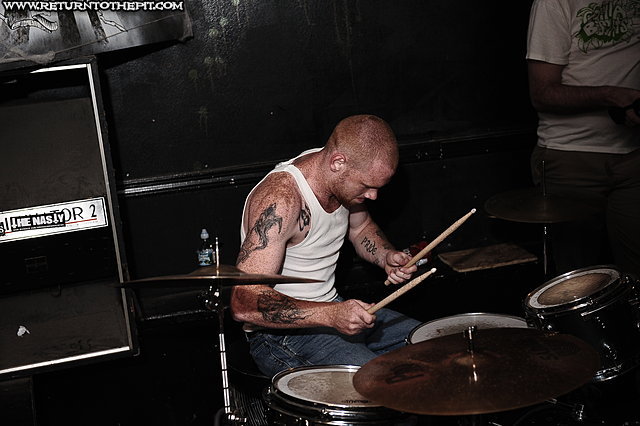 [dry heave on Jul 1, 2010 at Anchors Up (Haverhill, MA)]