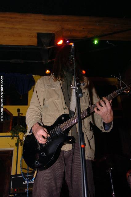 [eldemus krimm on May 14, 2005 at Evo's Art Space - downstairs (Lowell, Ma)]