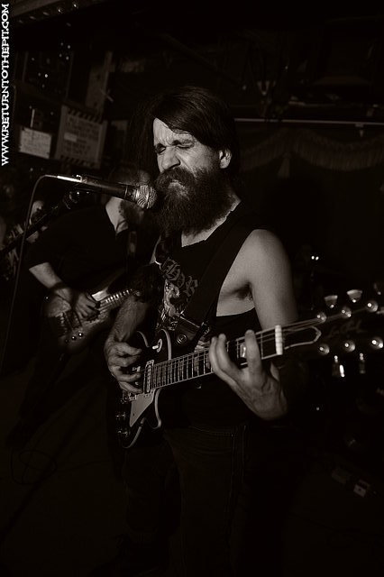 [falls of rauros on Apr 14, 2017 at Ralph's (Worcester, MA)]