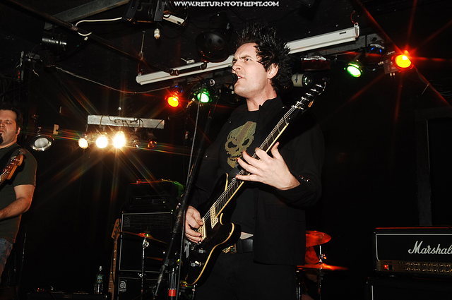 [famous on Jan 18, 2007 at Dover Brick House (Dover, NH)]