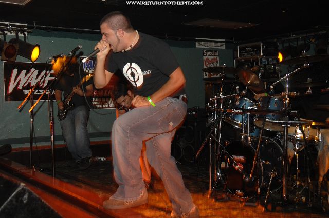 [heretic hybrid on Oct 7, 2006 at Mark's Showplace (Bedford, NH)]