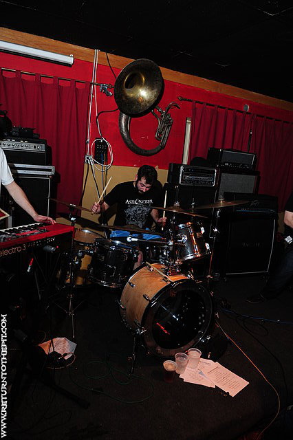 [hivesmasher on Mar 19, 2011 at P.A.'s Lounge (Somerville, MA)]
