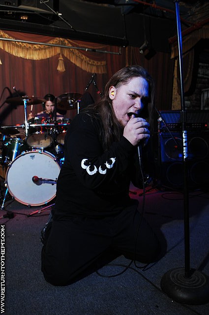 [in human form on Dec 18, 2008 at Ralph's Diner (Worcester, Ma)]