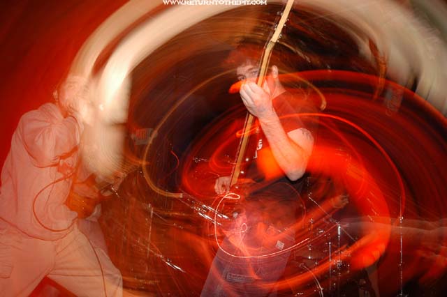 [invocation of nehek on Oct 19, 2003 at the Met Cafe (Providence, RI)]
