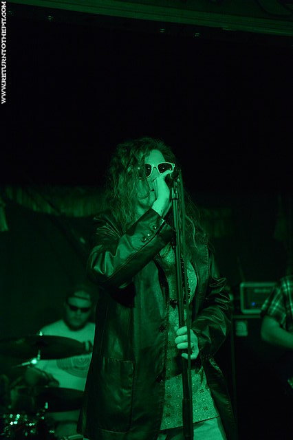 [jacky in chains on Oct 29, 2015 at Ralph's (Worcester, MA)]