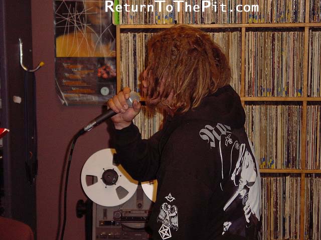 [life at zero on Aug 28, 2001 at Live in the WUNH studios (Durham, NH)]