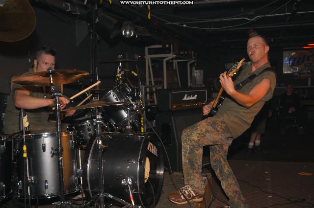 [liquid violence on Oct 2, 2004 at the Bombshelter (Manchester, NH)]