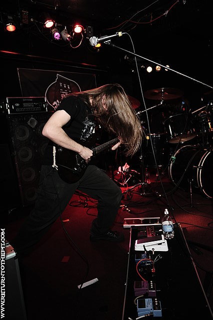 [obsidian tongue on Dec 12, 2010 at Dover Brickhouse (Dover, NH)]