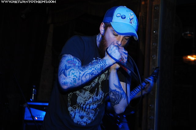 [old code faith on Dec 18, 2008 at Ralph's Diner (Worcester, Ma)]