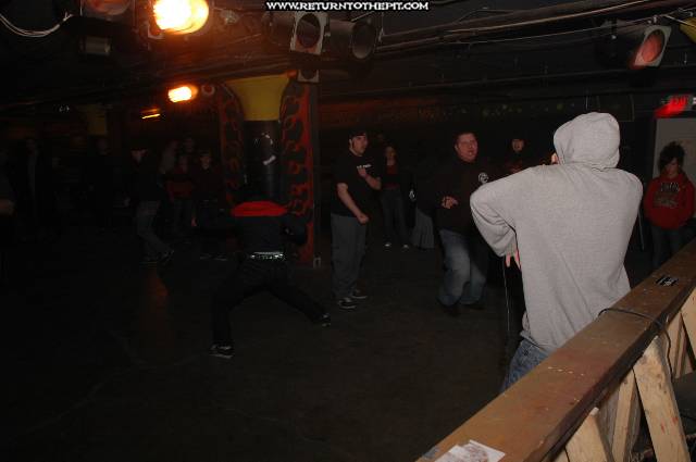 [on broken wings on Mar 26, 2005 at the Bombshelter (Manchester, NH)]