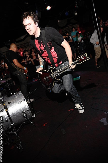 [on broken wings on Jul 22, 2009 at Club Hell (Providence, RI)]