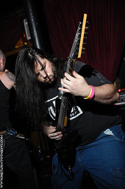[parasitic extirpation on Sep 2, 2008 at Club Hell (Providence, RI)]