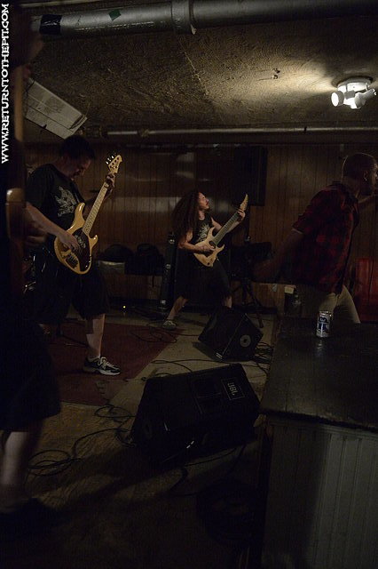 [pathogenic on Jun 27, 2015 at Octopuss Bar and Grill (Centralia, PA)]