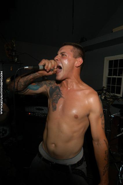 [porphyria on Jul 30, 2004 at The Aviary (Dover, NH)]
