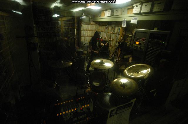 [random acts of violence on Mar 29, 2004 at Live in the WUNH Studios (Durham, NH)]