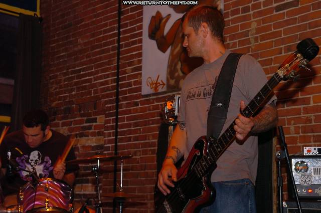 [septic youth command on May 14, 2005 at Evo's Art Space - downstairs (Lowell, Ma)]