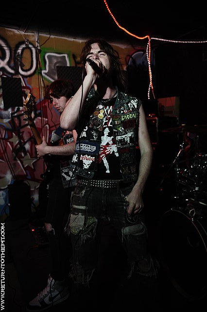 [silent violence on Mar 29, 2009 at Trash with Power (Everett, MA)]