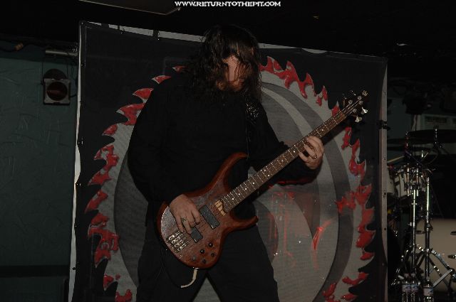 [six feet under on Oct 7, 2006 at Mark's Showplace (Bedford, NH)]