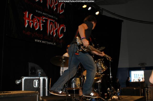 [stars turn cold on Jul 25, 2004 at Hellfest - Hot Topic Stage (Elizabeth, NJ)]