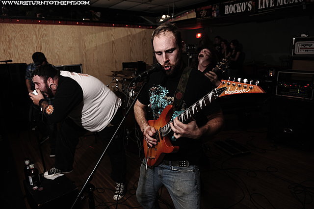 [structure fails on Oct 22, 2009 at Rocko's (Manchester, NH)]