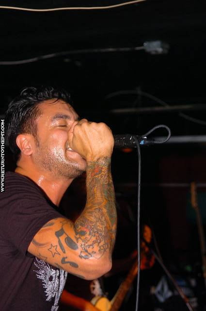 [strung out on Oct 6, 2005 at the Station (Portland, Me)]