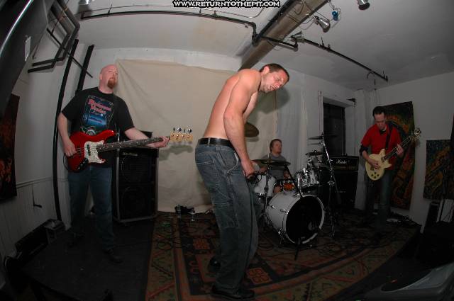 [sumo on May 14, 2005 at Evo's Art Space - upstairs (Lowell, Ma)]