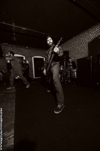 [the red chord on Nov 20, 2010 at Waterfront Tavern (Holyoke, MA)]