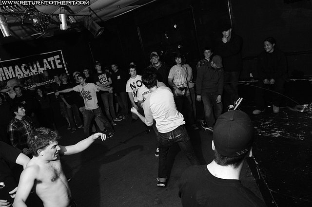 [think again on Dec 26, 2008 at Anchors Up (Havrhill, MA)]