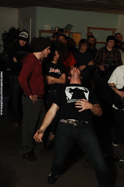 [throwing shrapnel on Dec 17, 2006 at Sahara Club (Portland, Me)]