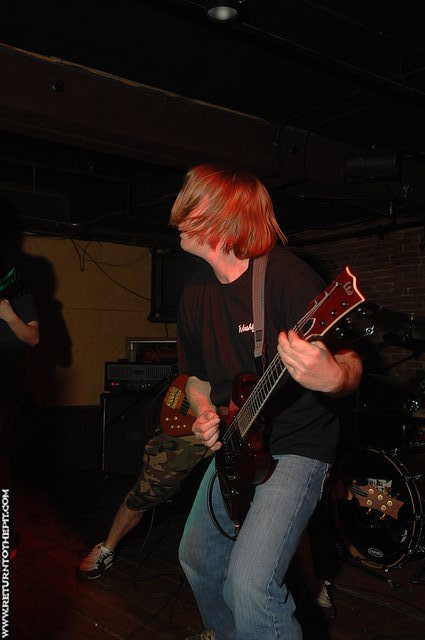 [thru the walls on Apr 14, 2007 at Milly's Tavern (Manchester, NH)]
