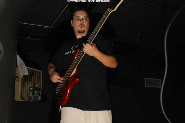 [thyk on Aug 22, 2003 at the Bombshelter (Manchester, NH)]
