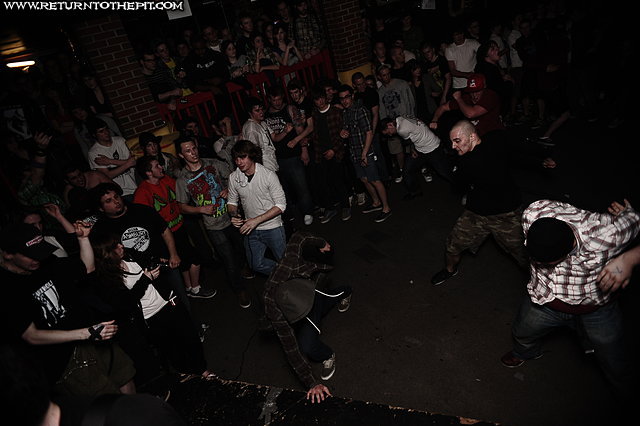 [trapped under ice on Mar 20, 2009 at Anchors Up (Haverhill, MA)]