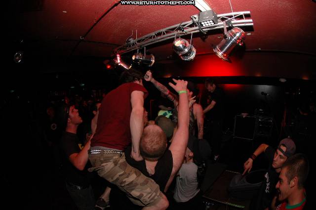[walls of jericho on Sep 7, 2005 at Club Lido (Revere, Ma)]